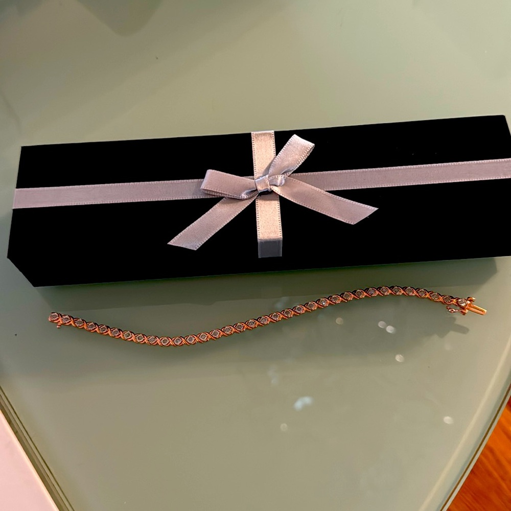 Diamond Muse 1 Carat TW Real Diamond XO Bracelet Brand New In Gift Box